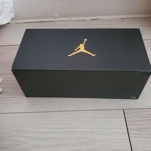 Jordan slides empty box